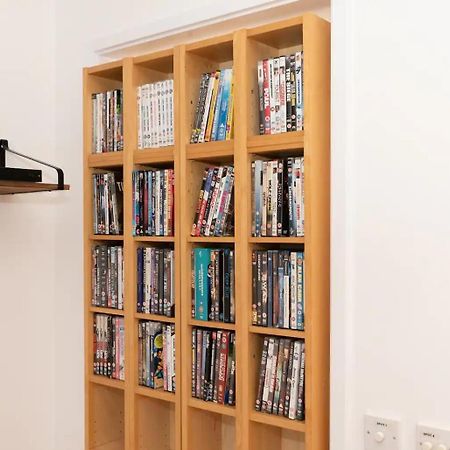 Sunny Maisonette With Views Over Canary Wharf, London Exteriör bild