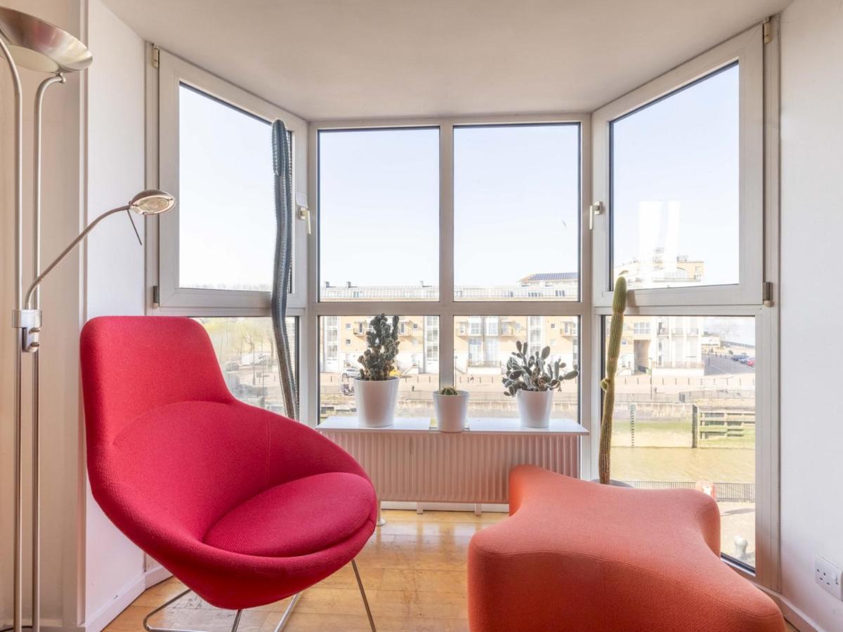 Sunny Maisonette With Views Over Canary Wharf, London Exteriör bild