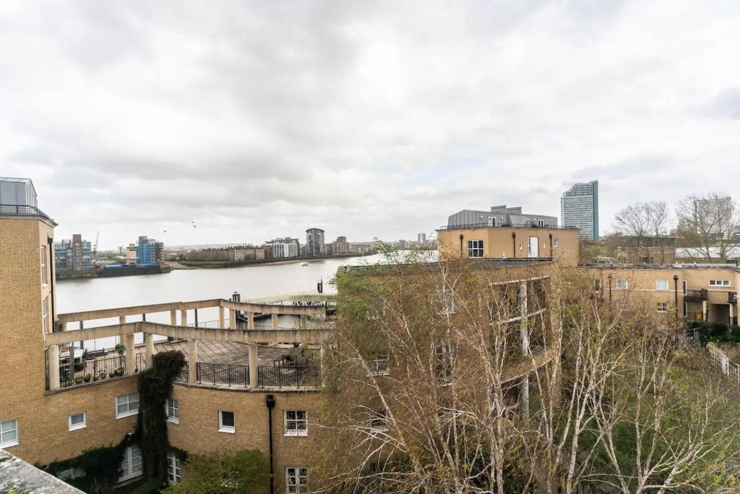 Sunny Maisonette With Views Over Canary Wharf, London Exteriör bild