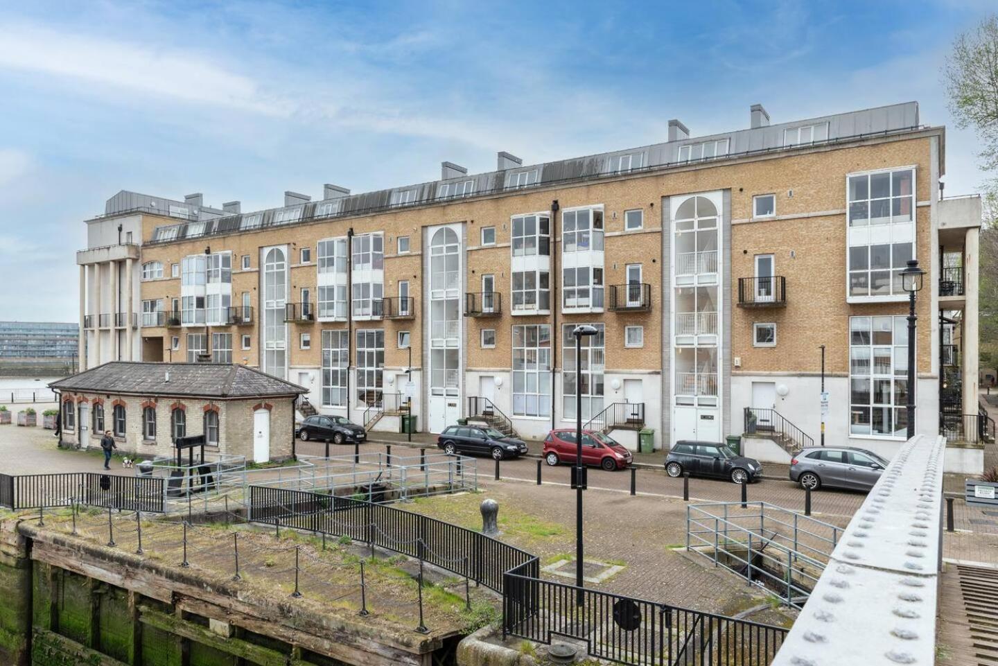 Sunny Maisonette With Views Over Canary Wharf, London Exteriör bild