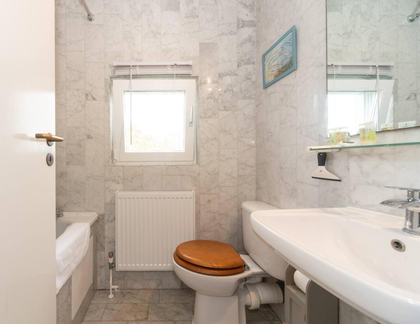 Sunny Maisonette With Views Over Canary Wharf, London Exteriör bild