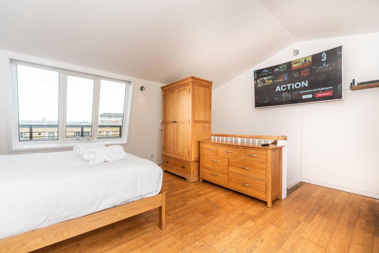 Sunny Maisonette With Views Over Canary Wharf, London Exteriör bild