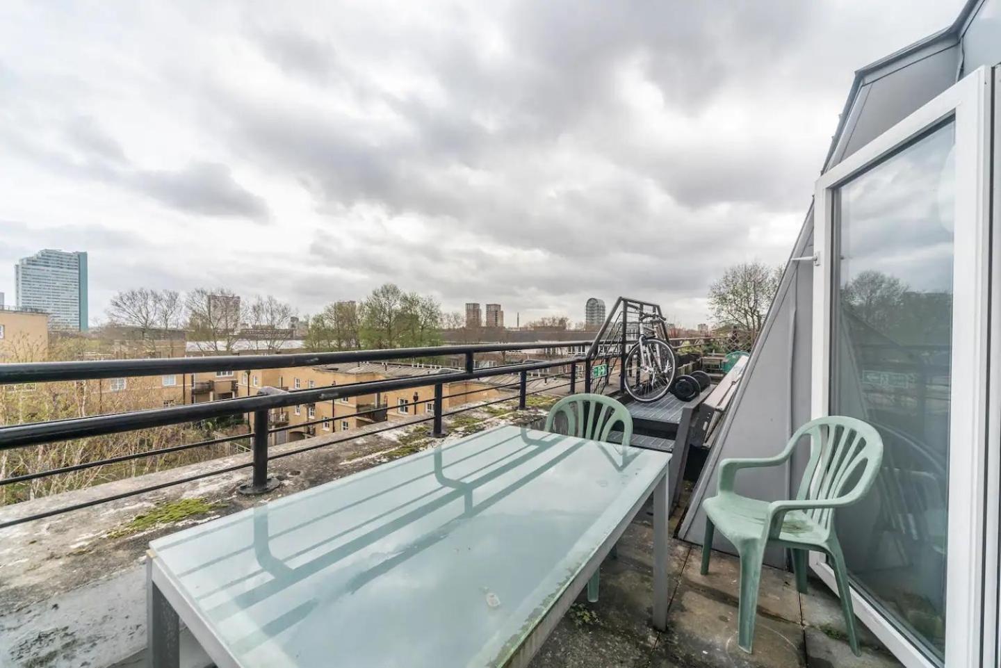 Sunny Maisonette With Views Over Canary Wharf, London Exteriör bild