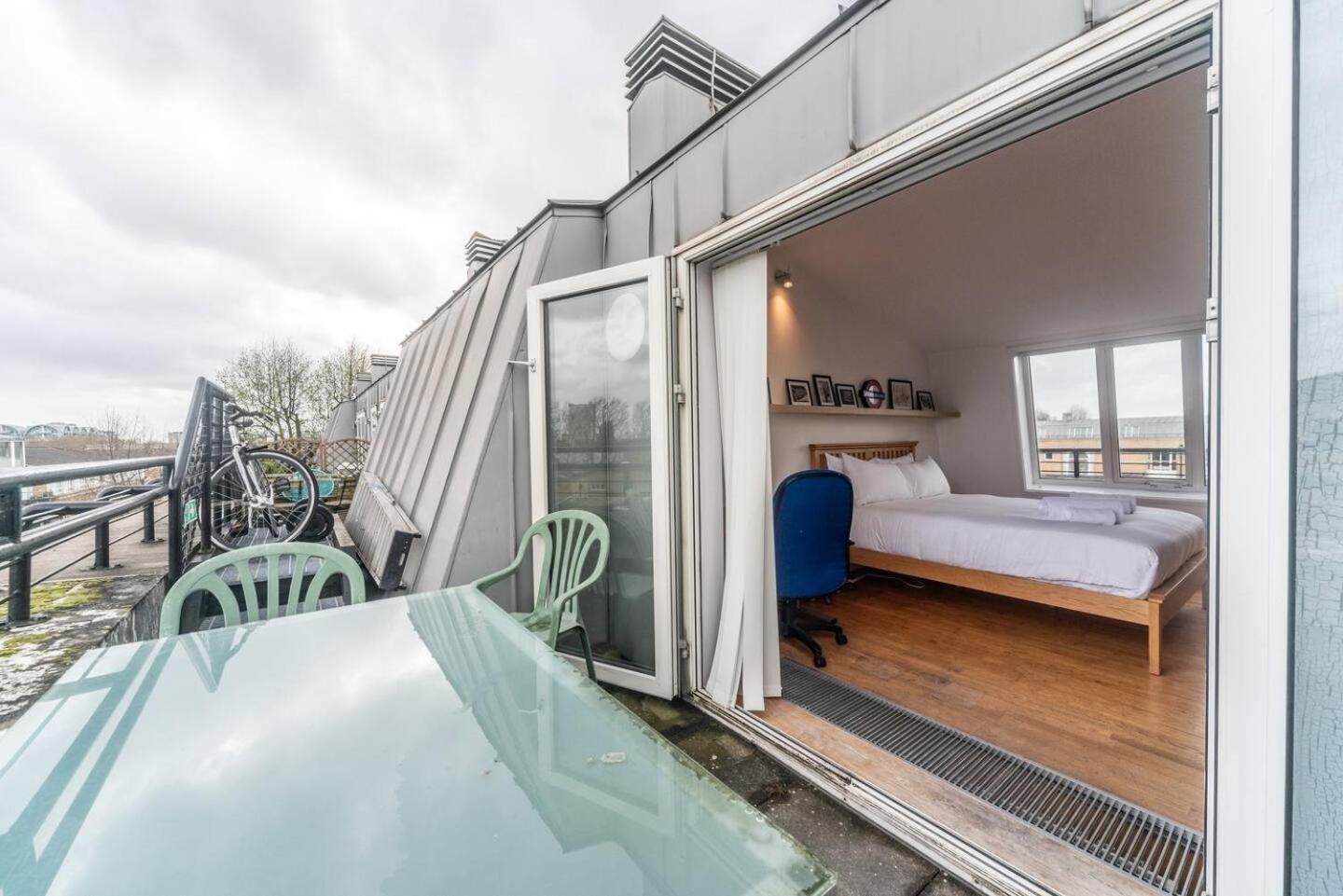 Sunny Maisonette With Views Over Canary Wharf, London Exteriör bild