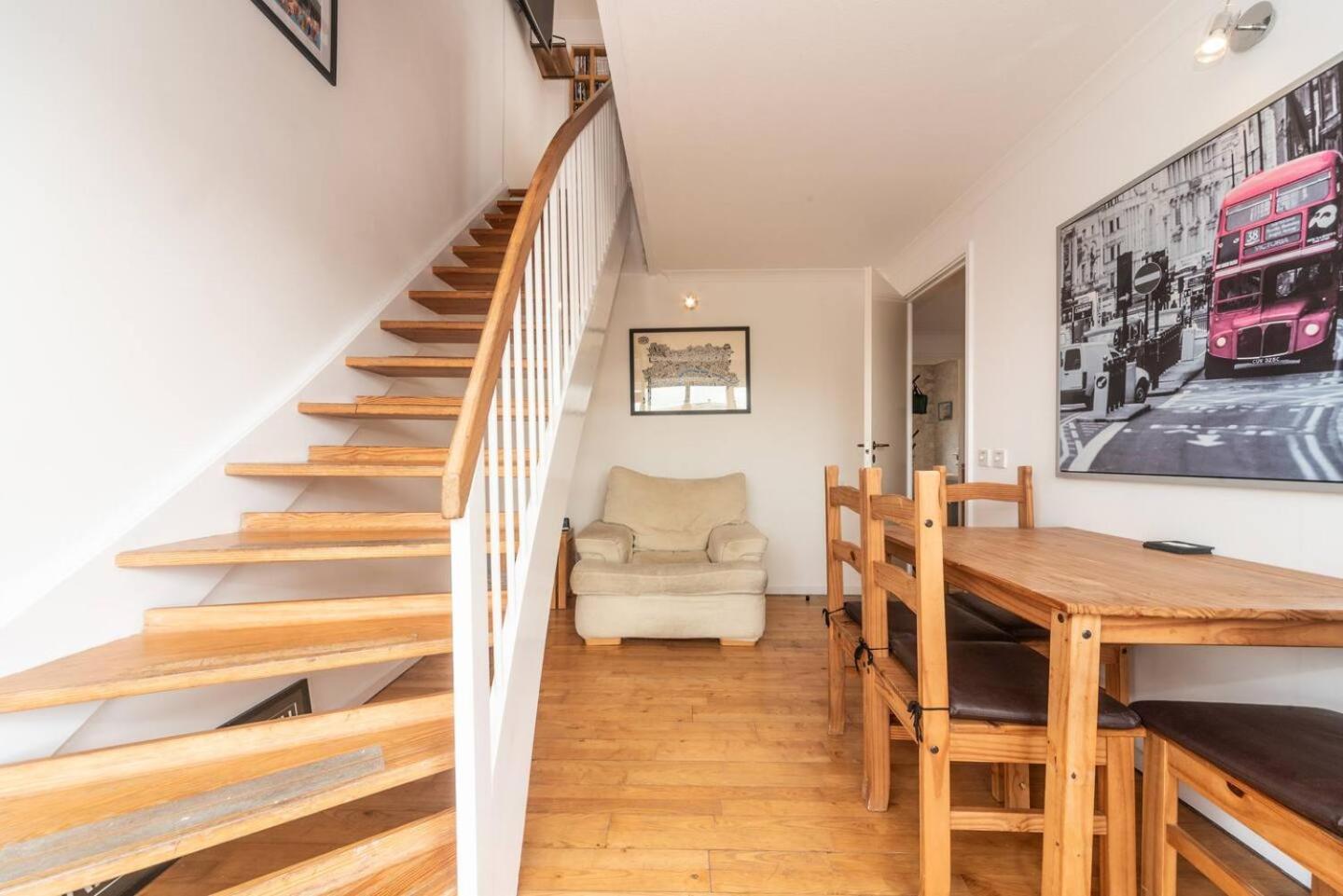 Sunny Maisonette With Views Over Canary Wharf, London Exteriör bild