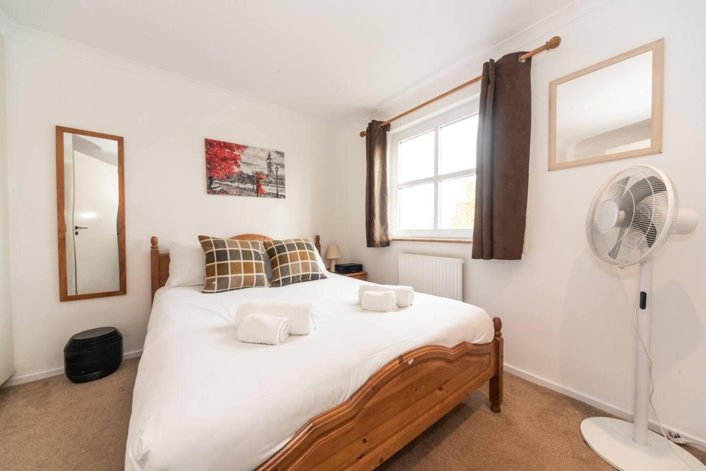 Sunny Maisonette With Views Over Canary Wharf, London Exteriör bild