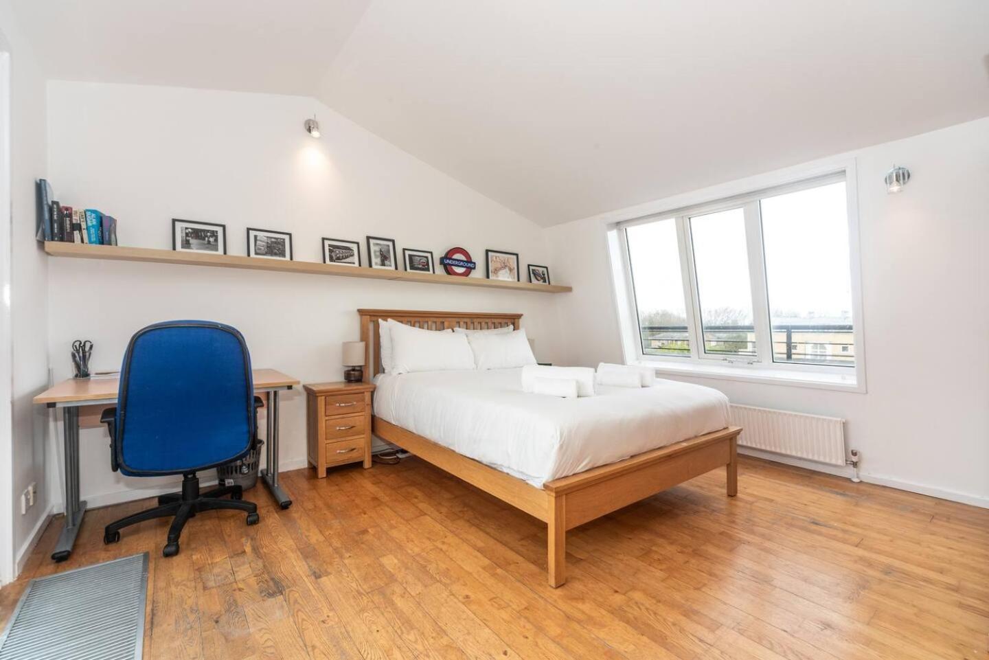 Sunny Maisonette With Views Over Canary Wharf, London Exteriör bild