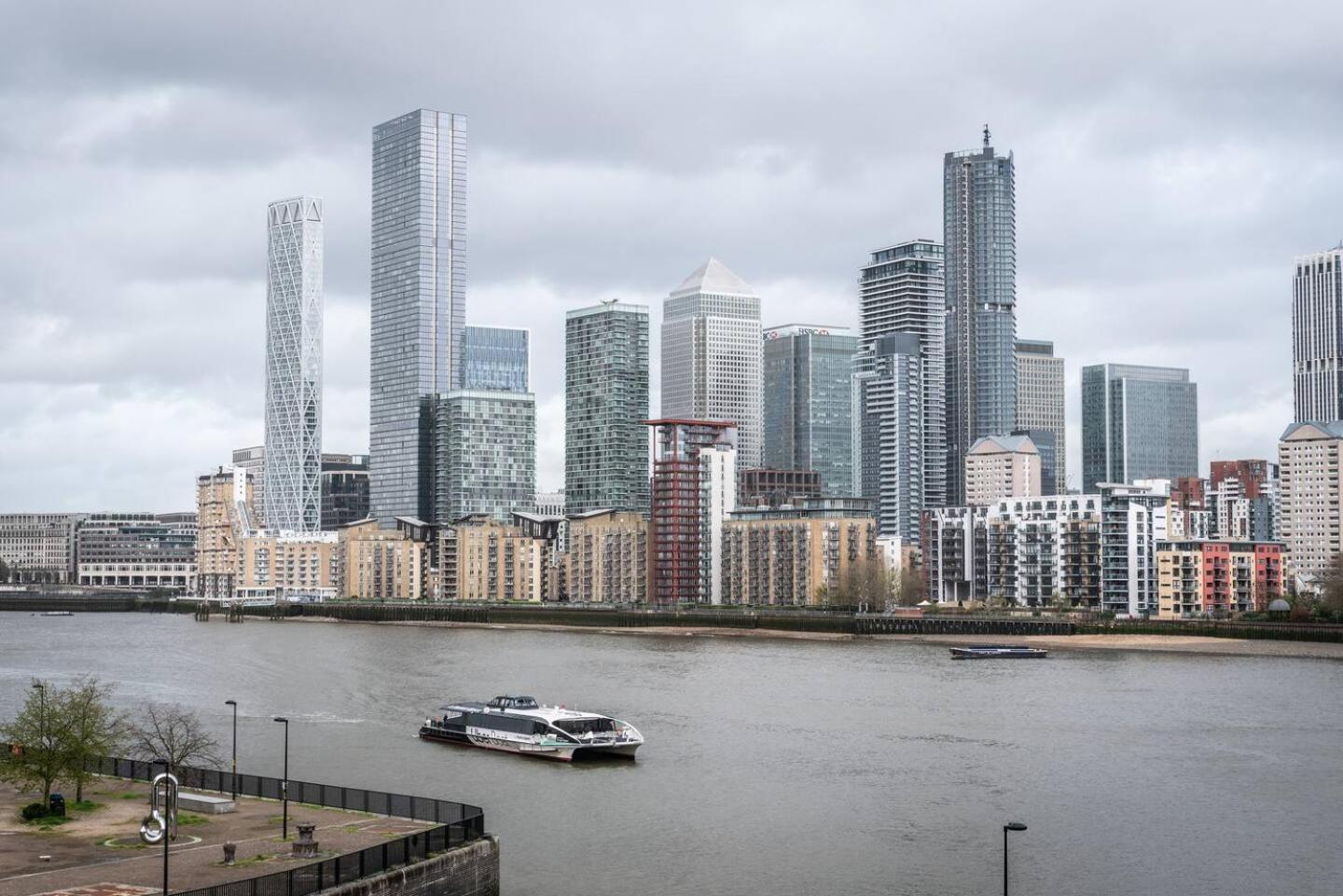 Sunny Maisonette With Views Over Canary Wharf, London Exteriör bild