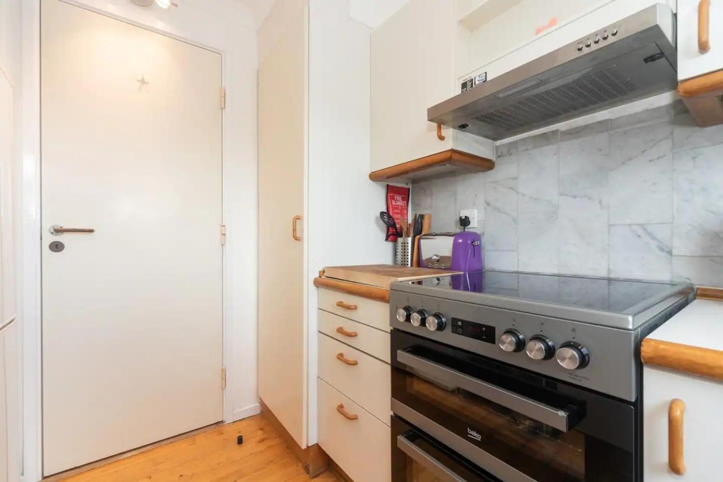 Sunny Maisonette With Views Over Canary Wharf, London Exteriör bild