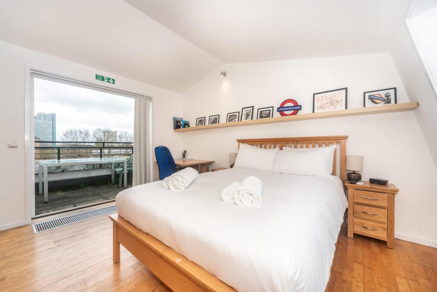 Sunny Maisonette With Views Over Canary Wharf, London Exteriör bild