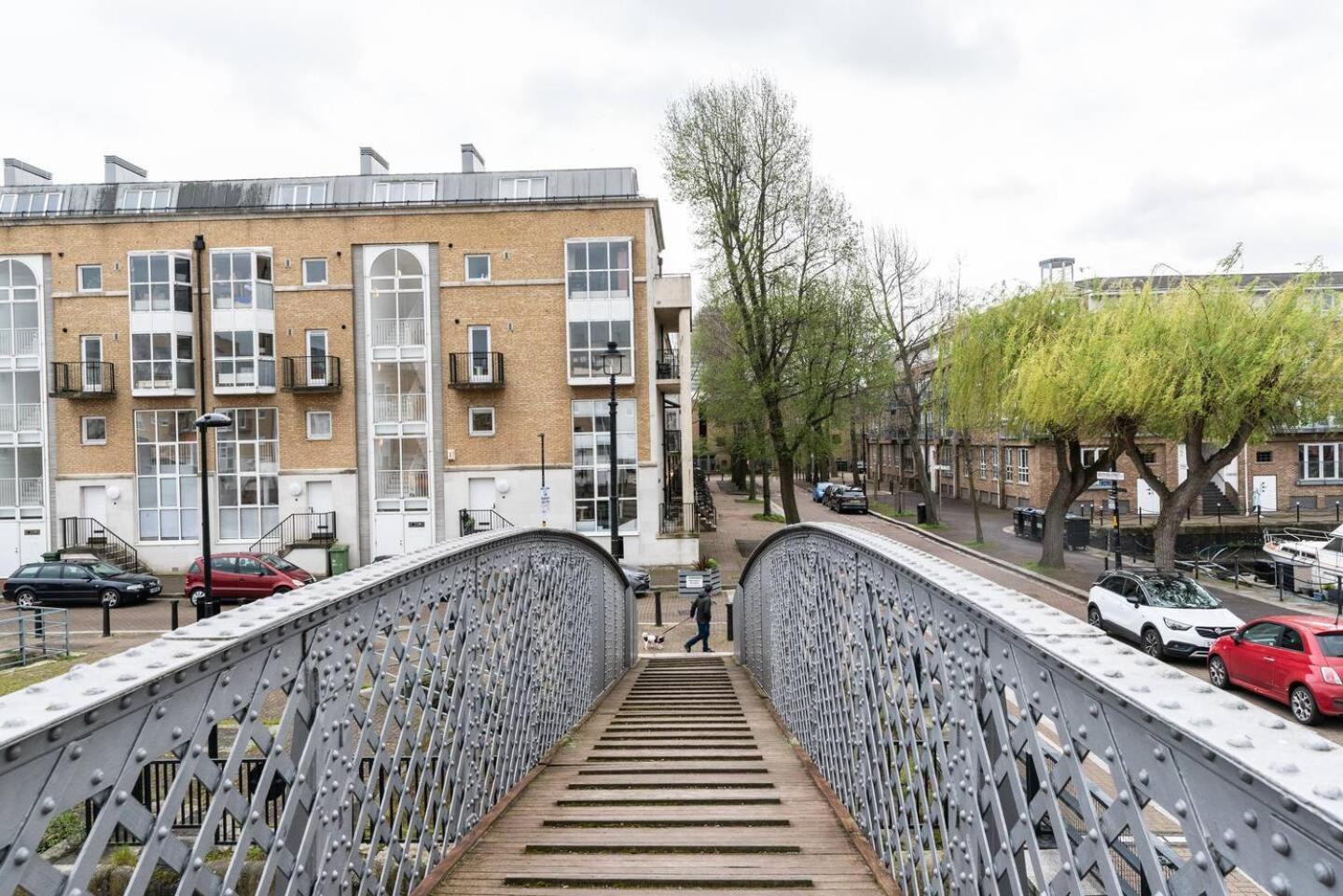 Sunny Maisonette With Views Over Canary Wharf, London Exteriör bild